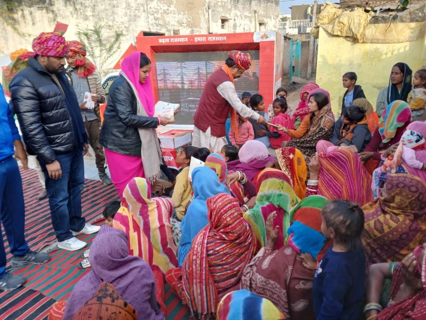 लघु फिल्मों के माध्यम से ग्रामीणों को योजनाओं की दी जा रही जानकारी