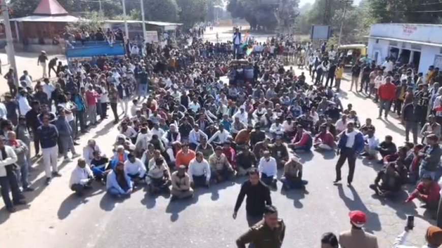 केन्द्रीय विद्यालय खोले जाने की मांग को लेकर चार घंटे तक लगा रहा जाम