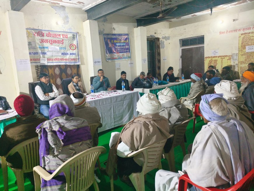 भैंसडावत में टूटी सड़क, जलभराव के मुद्दे उठे: रात्रि चौपाल में पेयजल पाइपलाइन खुदाई के बाद सड़क मरम्मत नहीं करने की शिकायत दी