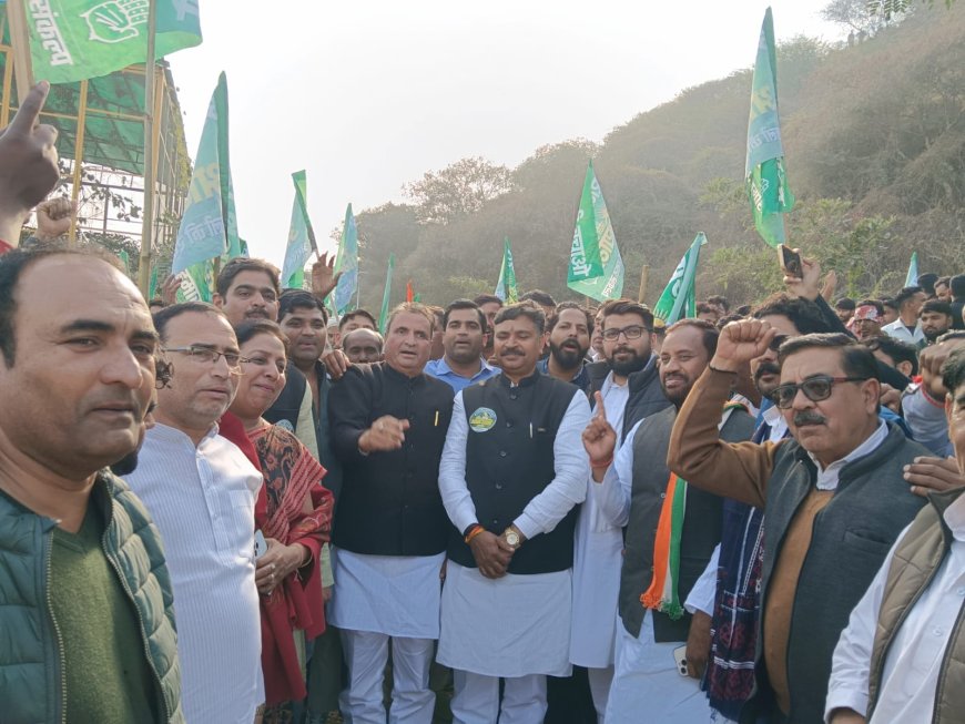 आर्यन जुबेर के नेतृत्व में अरावली बचाओ जन कल्याण अभियान में रामगढ़ विधानसभा से भी पहुंचे हजारों कार्यकर्ता