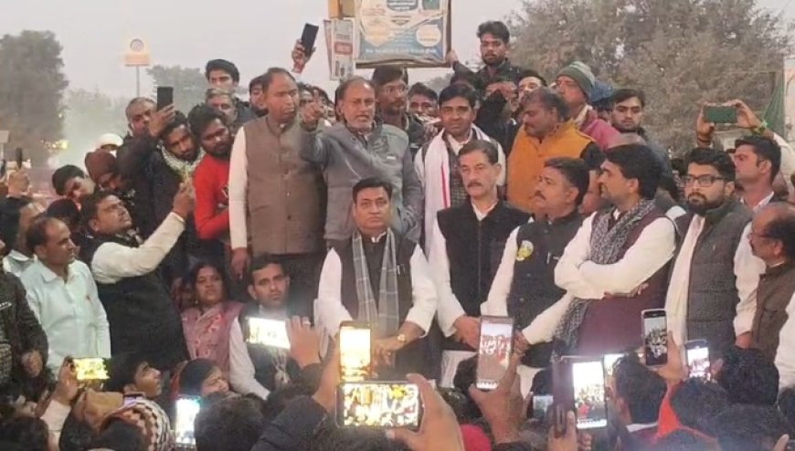 केन्द्रीय विद्यालय खोले जाने की मांग को लेकर प्रतिपक्ष नेता जूली सहित अन्य नेता पहुंचे दिया समर्थन; आमरण अनशन शुरू