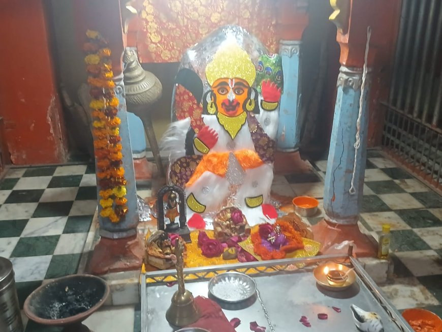 गुरला शिव नगर में हडुतिया बाला जी को पहनाया ऊनी वस्त्र (चोला)