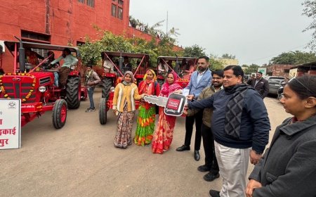 हायरिंग सेंटर योजना के तहत 6 एसएलजी को सौंपी ट्रैक्टरों की चाबी