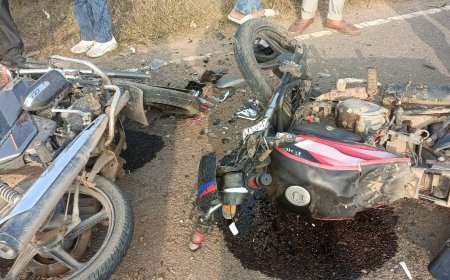 दो बाइकों की आमने-सामने हुई भिड़ंत, दो गंभीर रूप से घायल