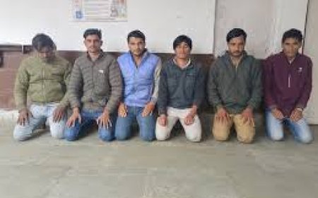 कपड़ों के फर्जी विज्ञापन डालकर बनाते शिकार: कोरियर डिलीवरी चार्ज के नाम पर करते ठगी, जंगल में पकड़े 6 बदमाश