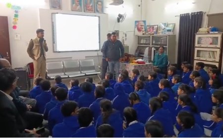 स्कूलों में साइबर अपराध को लेकर विद्यार्थियों को किया जागरूक