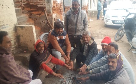क्षेत्र में लगातार बढ़ती जा रही ठंड, अलाव सहारा लेते दिखे तखतगढ़ के लोगों