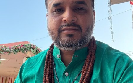 जन्म जन्मांतर के पापों से मुक्ति व मोक्ष की प्राप्ति की संकल्पना को साकार करने हेतु श्रद्धालु प्रयागराज संगम के पवित्र जल में डुबकी लगाने को लालायित