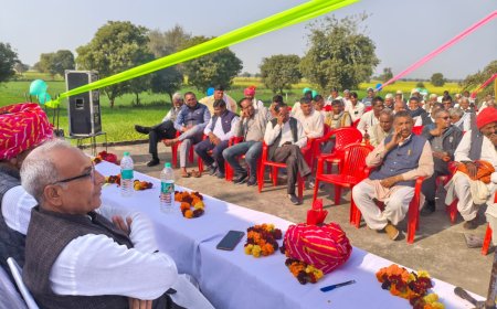 किसान सम्मेलन में किसानो को संगठन बनाकर अपनी मांगे मजबूती से रखने के लिए किया प्रेरित ; जाट  बोले - देश में किसान परेशान