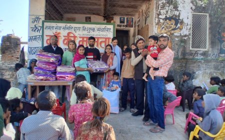 सेवा ही परम धर्म: कवयित्री व शिक्षिका ने जरूरतमंद बच्चों को कड़ाके की ठंड से दी राहत