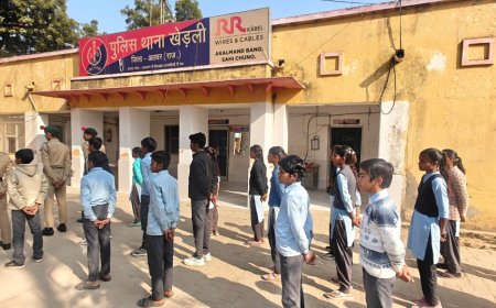 स्कूली विद्यार्थियों ने किया खेड़ली थाने का भ्रमण