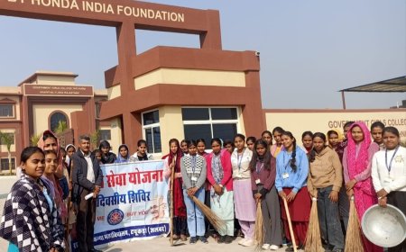 सड़क सुरक्षा -जीवन रक्षा विषय पर आधारित रैली निकाली