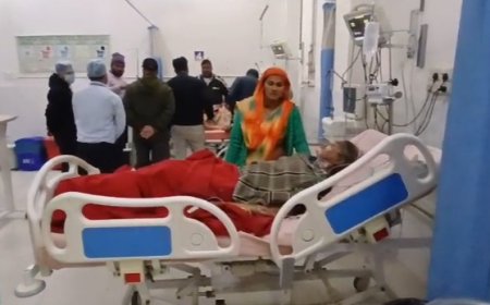 भरतपुर: मौत बनकर आसमान से गिरे 11 KV के तार; मची चीख-पुकार, 10 झुलसे ,2 महिलाओं की हालत गंभीर, ट्रांसफार्मर में ब्लास्ट के बाद लगी बिजली के तारों में आग