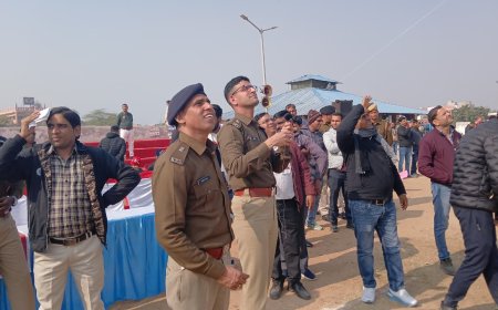 एमएसजे कॉलेज मैदान रंगीन पतंगों व उत्सव के गीतों से रहा गुंजायमान; पतंगोत्सव में अधिकारियों, जनप्रतिधिनियों ने उड़ाई रंगीन पतंगें