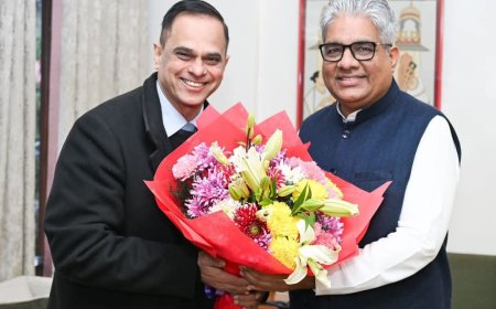 अलवर के समग्र विकास के विज़न पर राजस्थान के मुख्य सचिव एवं मंत्री भूपेंद्र यादव के बीच उच्चस्तरीय बैठक