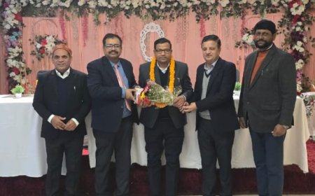 एलआईसी ने आजीवन गारंटी न्यू पालिसी की बिक्री पर किया सम्मानित