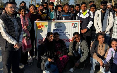 इंटर डिस्ट्रिक्ट यूथ एक्सचेंज प्रोग्राम बाड़मेर के लिए अलवर जिले के युवाओं का दल हुआ रवाना