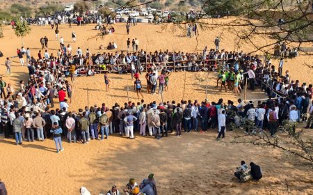 किशोरपुरा के भेरुजी मेले में उमड़े हजारों श्रद्धालु ; मरुस्थली टीलों में ऊंटों और  घोड़ियों ने लगाई दौड़