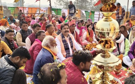 रामगढ़ में  श्याम मंदिर शिखर पर  हुई कलश स्थापना;  श्याम कलश को देखने उभरी भीड़, भक्तों ने मांगी बाबा से मन्नत