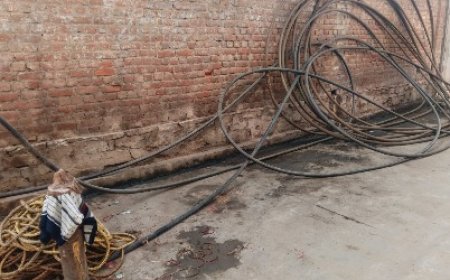 शिकायतों, आश्वासनों के बावजूद नहीं सुधरी व्यवस्था, टैंकर के सहारे गुजारा बंद बोरिंग ने बढ़ाई प्यास, लोग पानी को तरसे