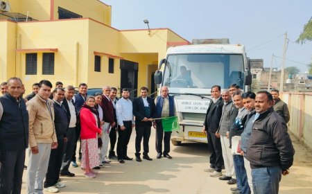 कठूमर में कानूनी जागरूकता के लिए मोबाइल वैन को हरी झंडी दिखाकर किया रवाना