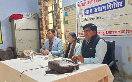 कृषकों एवं पशुपालकों को विभिन्न विभागों की योजनाओं की जानकारी एवं लाभपहुँचाना