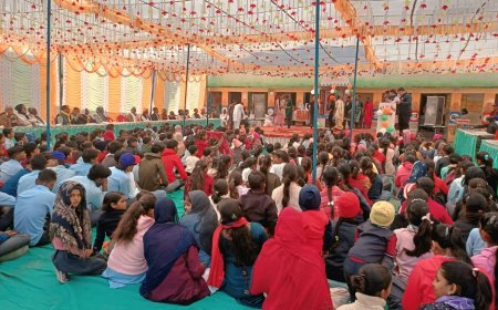 77वें गणतंत्र दिवस पर गोविन्दगढ़ में प्रशिक्षु IAS ऐश्वर्यम प्रजापति ने फहराया तिरंगा, 42 प्रतिभाएं सम्मानित