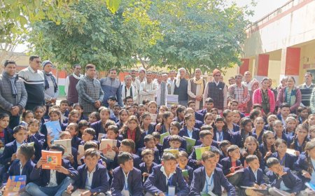 खेडामैदा राजकीय स्कूल में स्कूली बच्चों को बांटे गर्म जैकेट