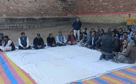 शहीद दिवस पर रामधुनी के बाद रखा दो मिनट का मौन