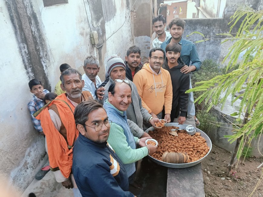 बांके बिहारी मन्दिर में पौष बड़ा महोत्सव पर महिलाओं ने किया भजन कीर्तन