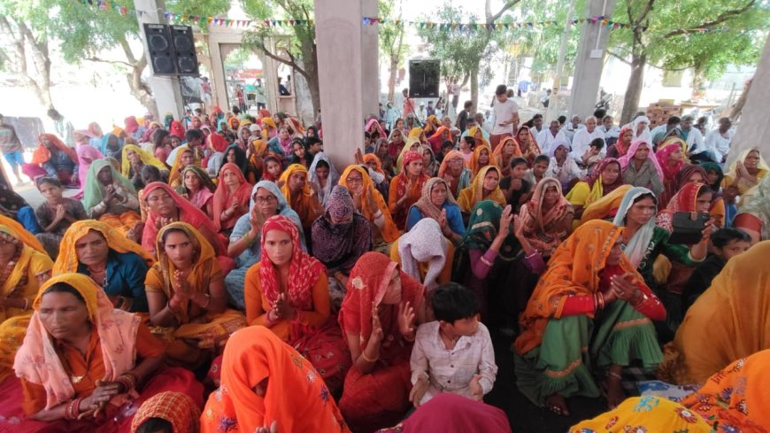 पूर्णिमा पर तिलकपुर धाम में उमड़ी श्रद्धालुओं की भीड़