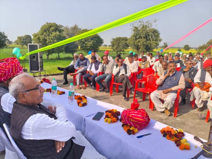 किसान सम्मेलन में किसानो को संगठन बनाकर अपनी मांगे मजबूती से रखने के लिए किया प्रेरित ; जाट  बोले - देश में किसान परेशान