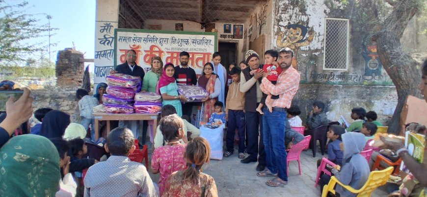 सेवा ही परम धर्म: कवयित्री व शिक्षिका ने जरूरतमंद बच्चों को कड़ाके की ठंड से दी राहत