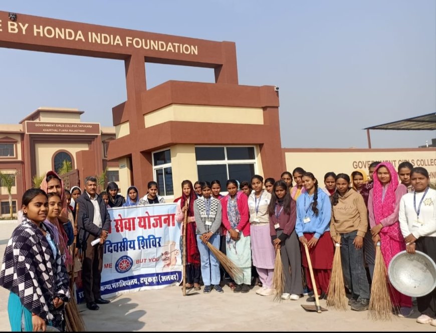 सड़क सुरक्षा -जीवन रक्षा विषय पर आधारित रैली निकाली