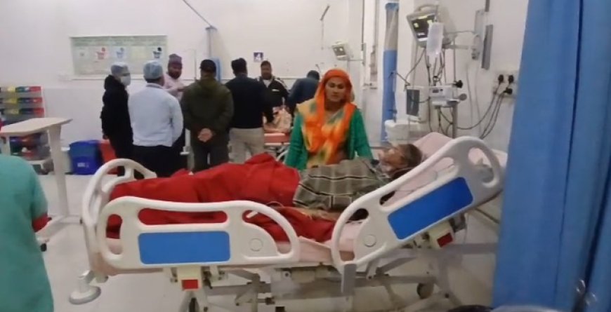 भरतपुर: मौत बनकर आसमान से गिरे 11 KV के तार; मची चीख-पुकार, 10 झुलसे ,2 महिलाओं की हालत गंभीर, ट्रांसफार्मर में ब्लास्ट के बाद लगी बिजली के तारों में आग