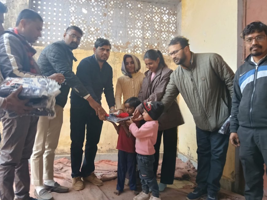 बिचगाँवा में बच्चों को मिले गर्म वस्त्र;  मकर संक्रांति पर आंगनवाड़ी केंद्र में हुआ वितरण