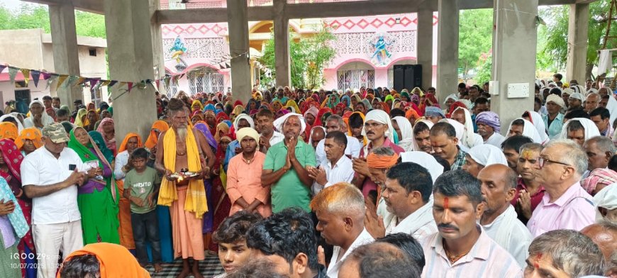 तिलकपुर धाम में उमड़ी श्रद्धालुओं की भीड़; धूमधाम के मनाया महापरिनिर्वाण दिवस