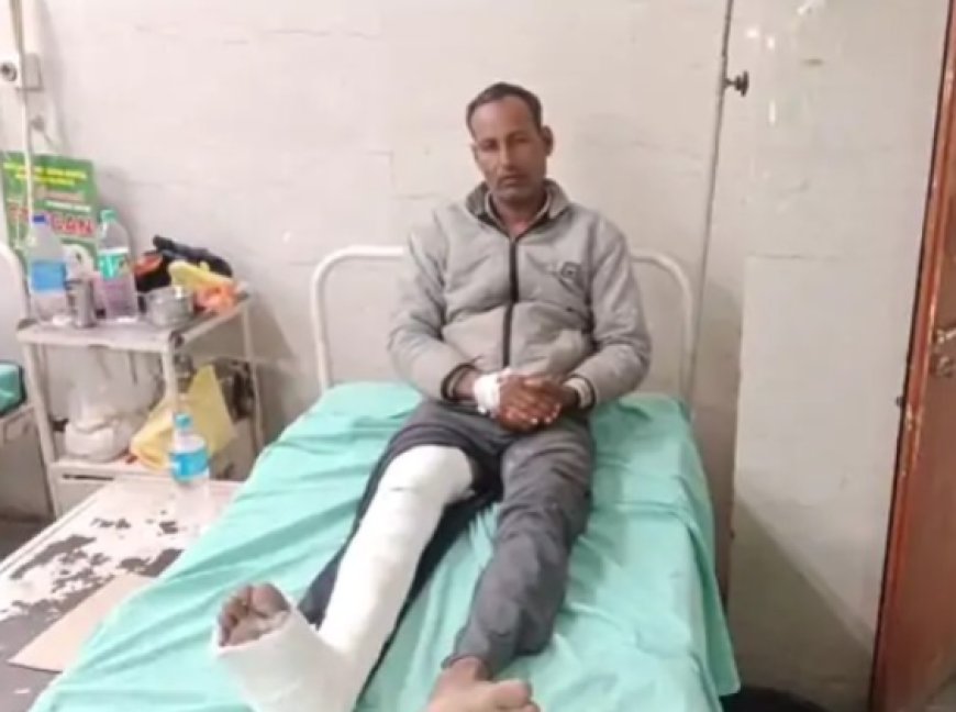 गोविंदगढ़ में दो बाइक की टक्कर:एक व्यक्ति के पैर में आया फ्रैक्चर, रेफर किया