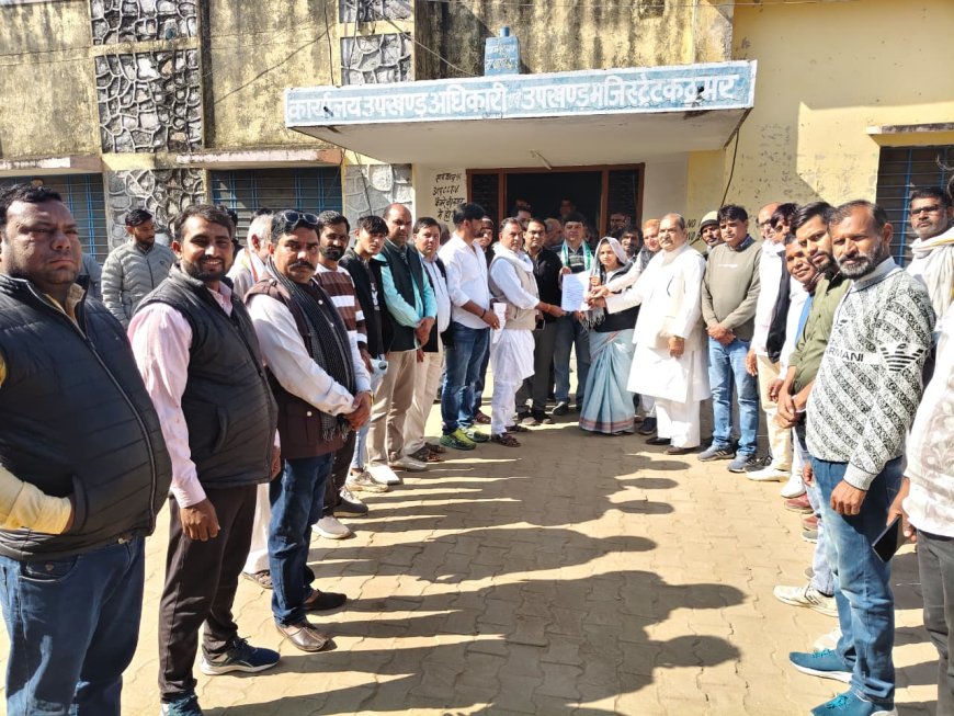 कठूमर में एसआईआर पर कांग्रेसियों ने तहसीलदार को सौंपा ज्ञापनः नियमों के उल्लंघन का आरोप लगाते हुए विरोध प्रदर्शन