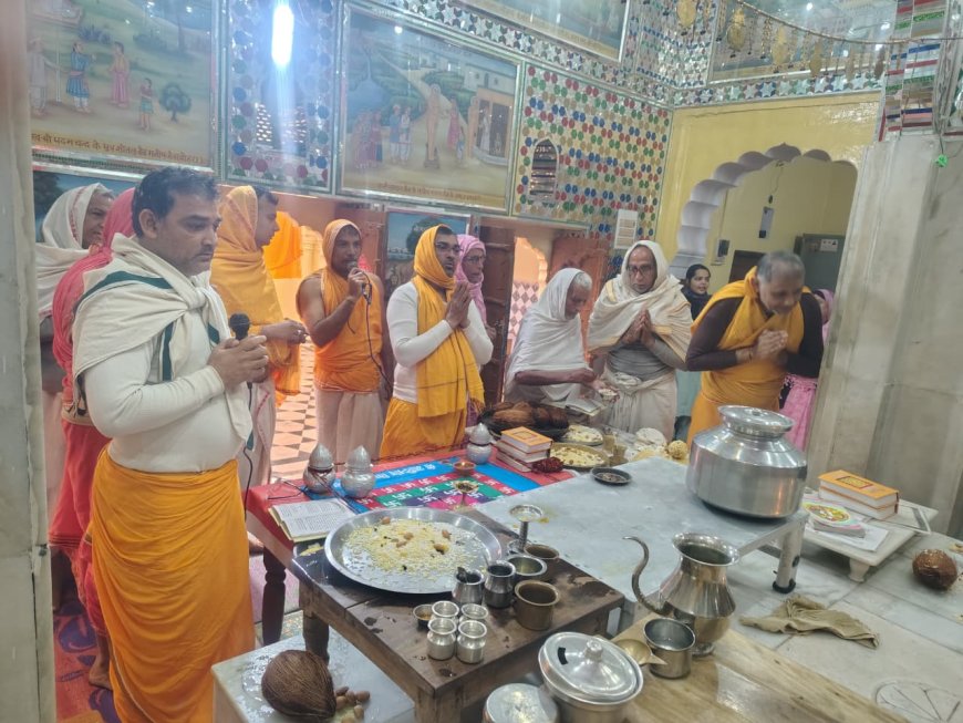 कठूमर जैन समाज ने भगवान आदिनाथ के निर्वाण दिवस पर मंदिरों में चढ़ाया लड्डू; आदिनाथ व पार्श्वनाथ जैन मंदिरो में श्रद्धालुओं ने की पूजा-अर्चना