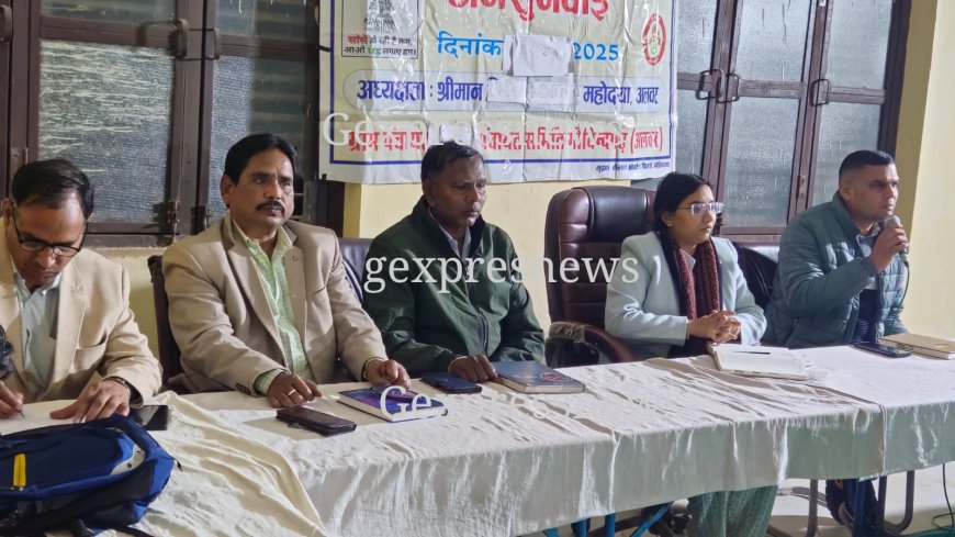 गोविन्दगढ़ के बारोली में रात्रि चौपाल: SDM ने सुनी ग्रामीणों की समस्याए