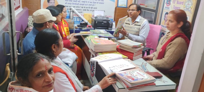 भारतीय शिक्षा बोर्ड की  वैदिक शिक्षा लागू करने हेतु  महिला पंडिताई योग समिति द्वारा विद्यालयों में किया संपर्क