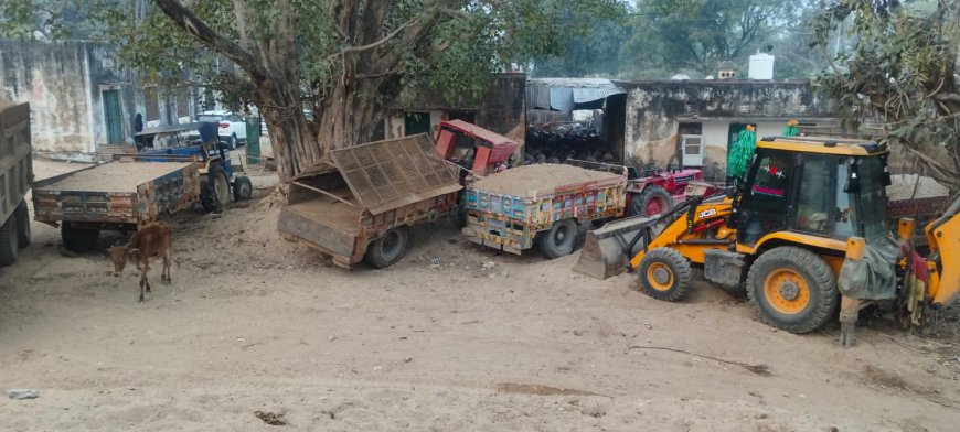 बनास नदी में अवैध खनन पर डीएसटी की बड़ी कार्रवाई, 5 जेसीबी व 13 ट्रैक्टर जब्त
