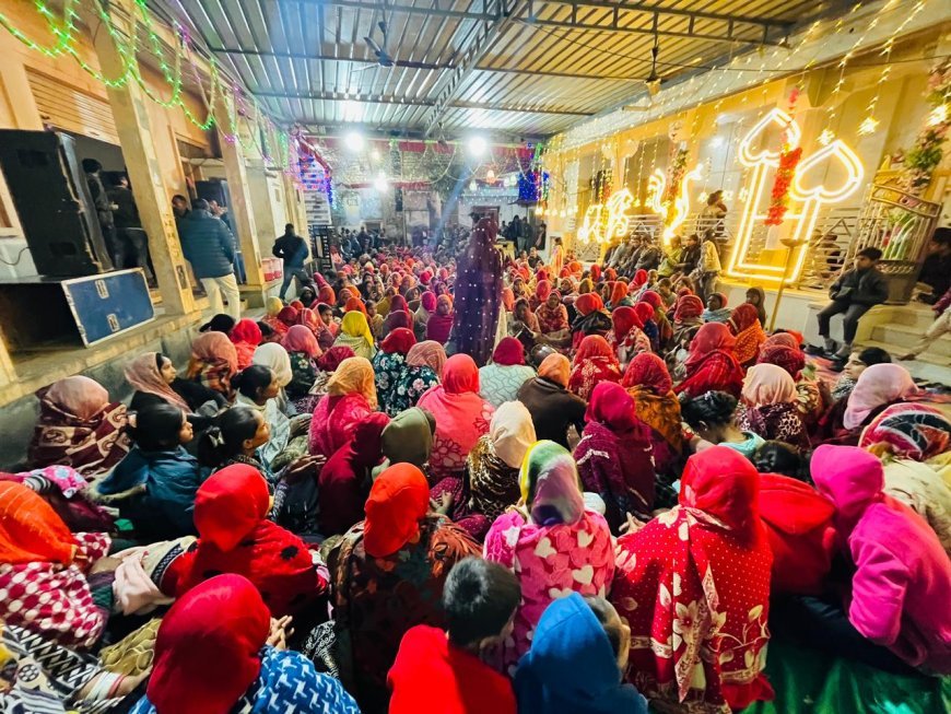 प्रजापत समाज के आराध्य देवी मां श्री श्रीयादे मंदिर सादड़ी दरबार में मंगल गीत