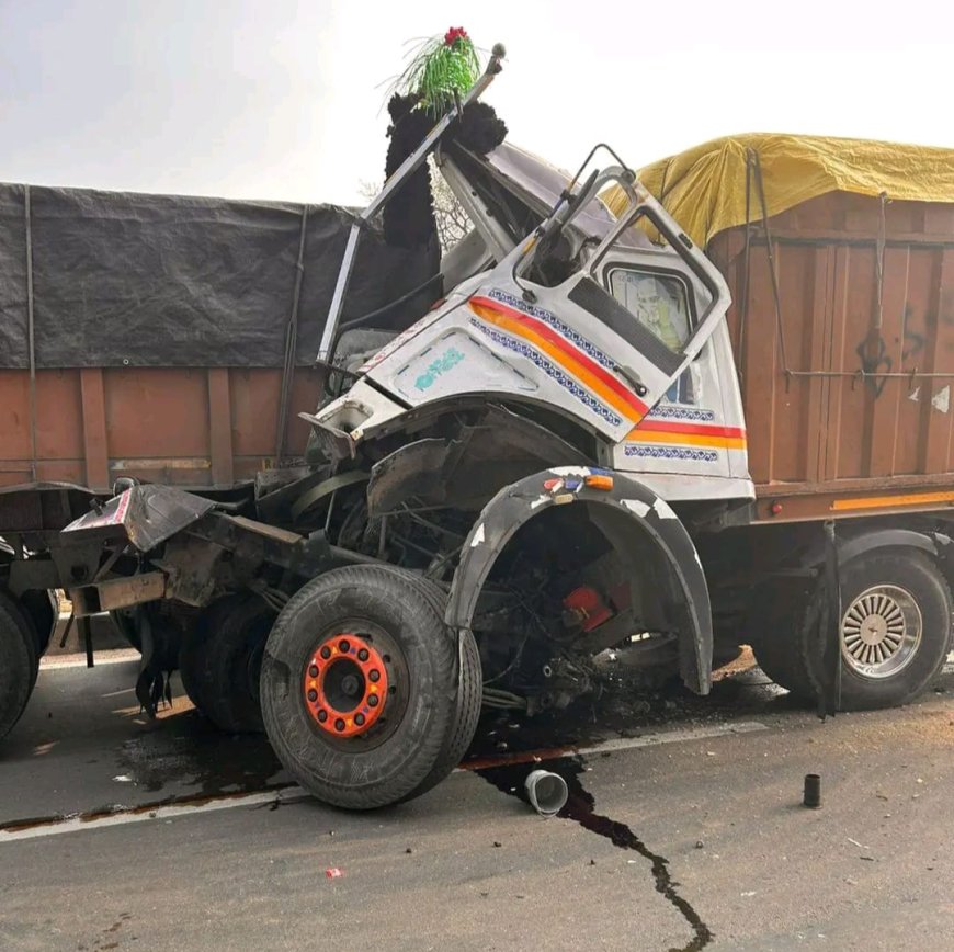 खड़े ट्रेलर में पीछे से घुसा दूसरा ट्रेलर, एक की मौके पर ही मौत