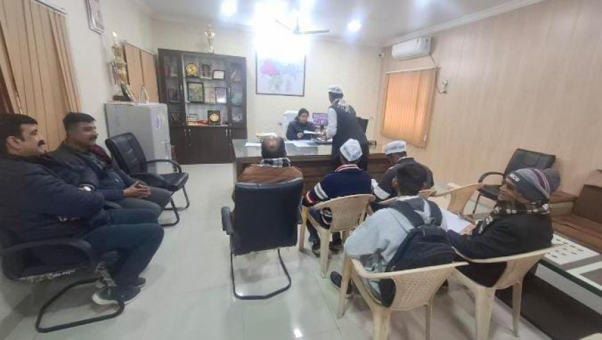 गांवगुड़ा के राजकीय उच्च माध्यमिक विद्यालय में शिक्षकों की कमी को लेकर आम आदमी पार्टी ने सौंपा ज्ञापन