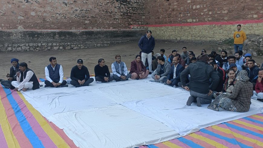 शहीद दिवस पर रामधुनी के बाद रखा दो मिनट का मौन