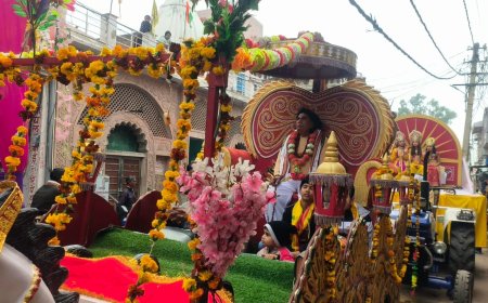 गोविंदगढ़ में संत रविदास-सुंदरदास जयंती मनाई गई: कस्बे में निकाली शोभायात्रा, झांकियां सजाई