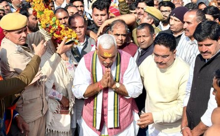 पूर्व मंत्री के अंतिम संस्कार में शामिल हुए राज्य गृहमंत्री एवं राज्य वन मंत्री