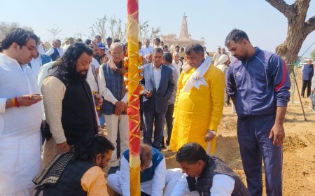 निर्जरा धाम राणासर में धर्म ध्वज पताका फहराई; 108 कुंडीय लक्ष्मीनारायण महायज्ञ 8 मार्च से होगा शुरू